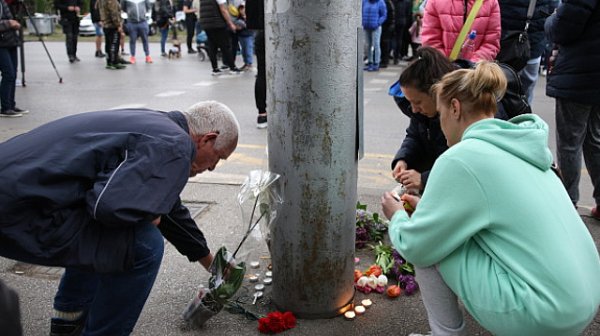 Повече от 50 поредни вечери граждани протестират на столичния булевард