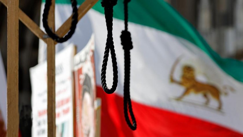 Иран обеси трима за групово изнасилване