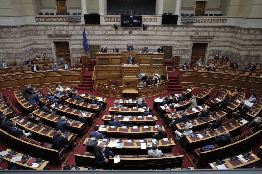 Депутатите от гръцкия парламент ще се съберат днес, за да изберат председател
