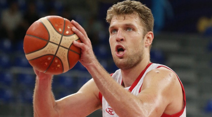 Най-добрият баскетболист в Европа Александър Везенков няма да играе за