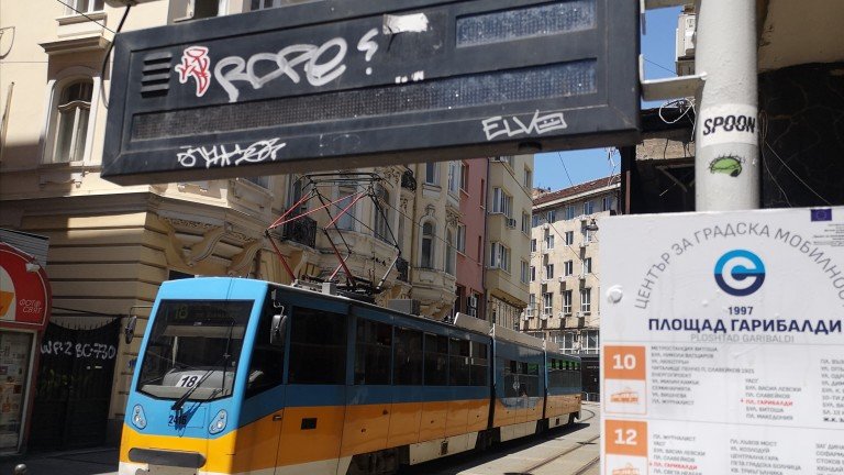 Работят ли климатиците в градския транспорт в София? В отговор на