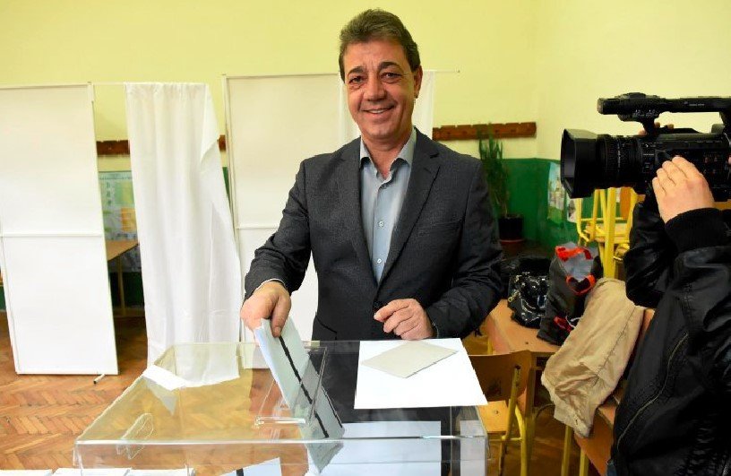 Вили Лилков мисли до понеделник дали ще се състезава за кмет на София