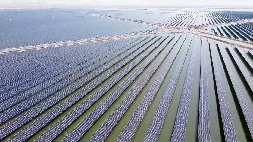 Най-голямата слънчева електроцентрала в света заработи в Китай генерира капацитет