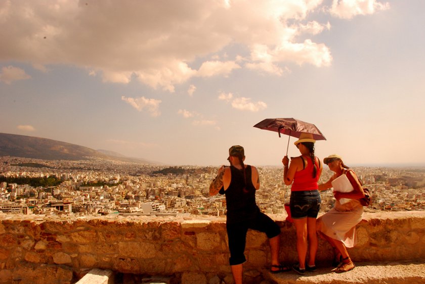 В Гърция бяха въведени извънредни мерки заради жегите, които достигнаха