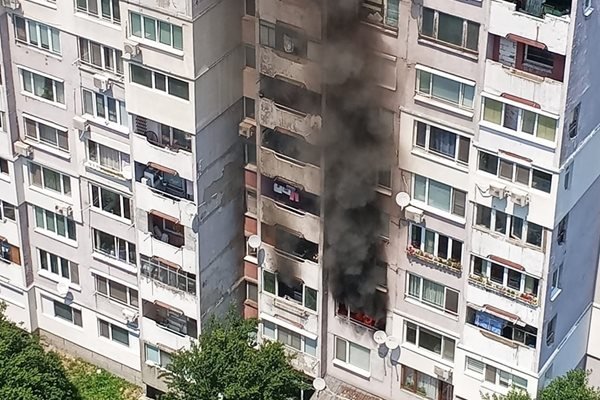 Апартамент се запали в жилищен блок номер 213 в столичния