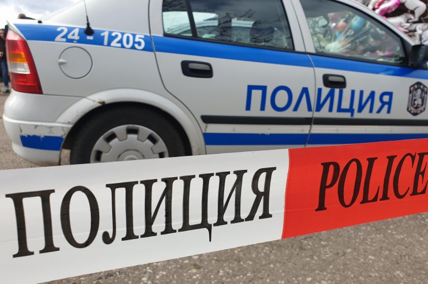 Пиян шофьор удари паркирана кола в Пирдоп, съобщиха от полицията