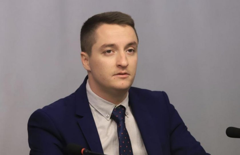 Депутатът от ПП-ДБ Явор Божанков отвори Кутията на Пандора с