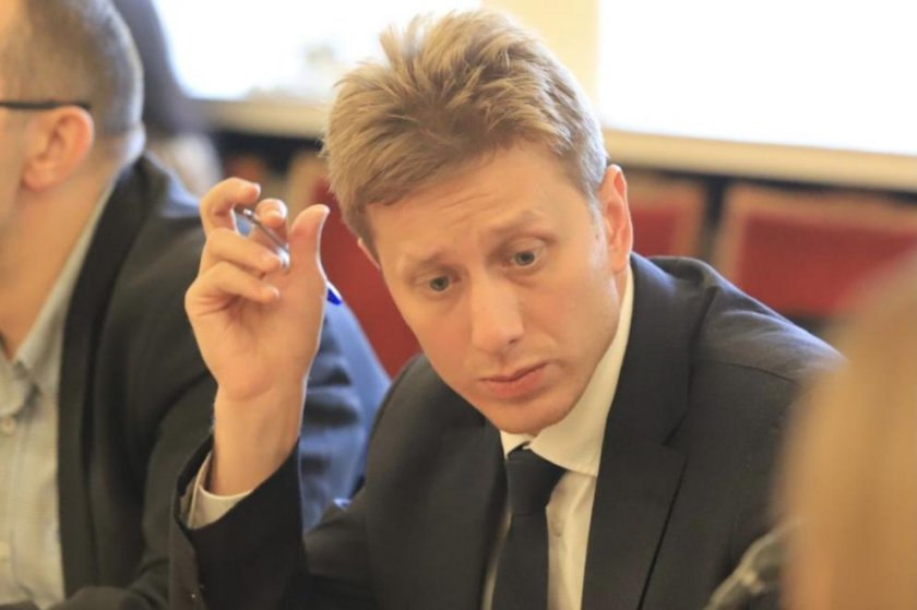 Депутатите приеха оставката на Ивайло Шотев