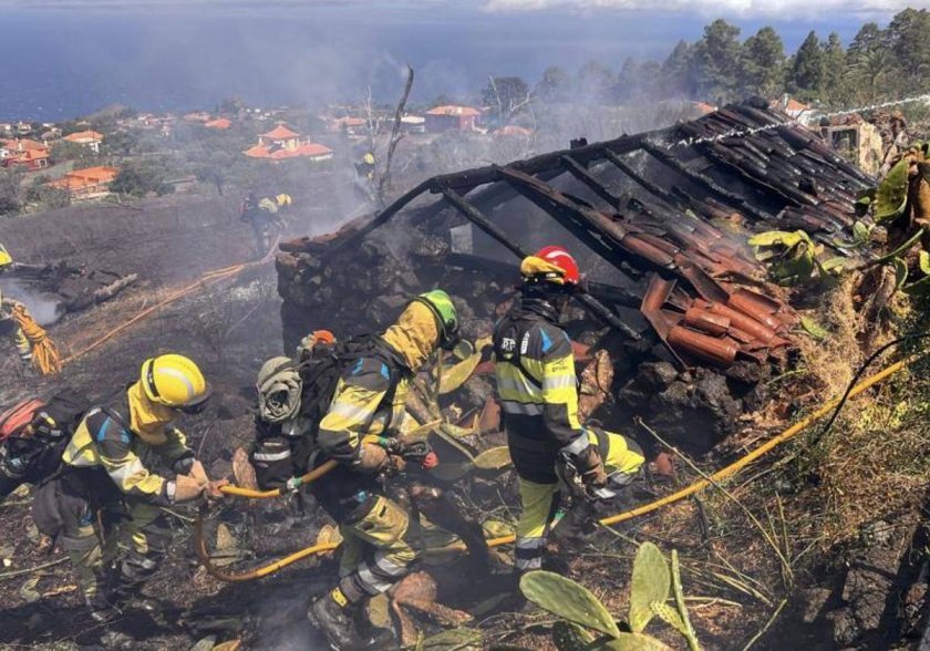 Горски пожар на испанския остров Ла Палма е изпепелил най-малко 3 600 хектара