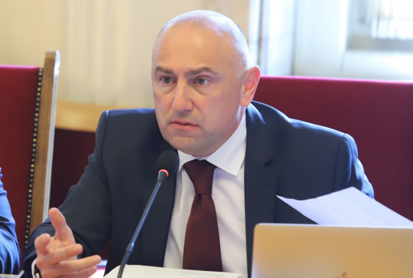 Каримански: В бюджета няма реформи, само фиксиране върху 3% дефицит