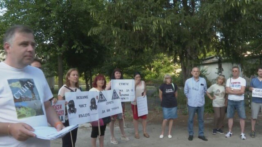 Обгазяват Разград през нощта?