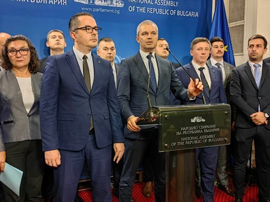 Костя се оплаква на КС за спряната концесия на "Лукойл"