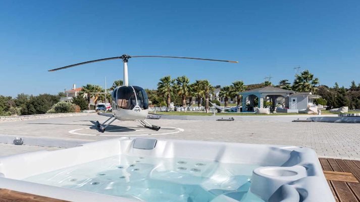 И тази година момите от Ергенът ще се къпят в