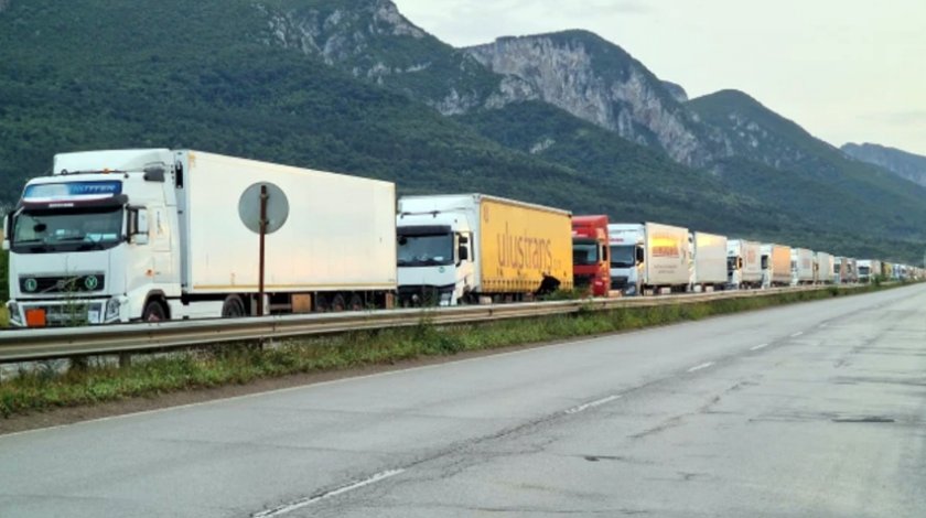 Ограничават трафика на тирове в областите Враца, Ловеч и Плевен