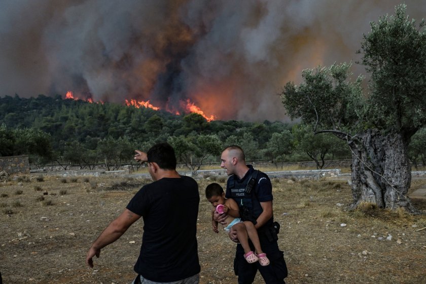 Над 60 нови пожара в Гърция 