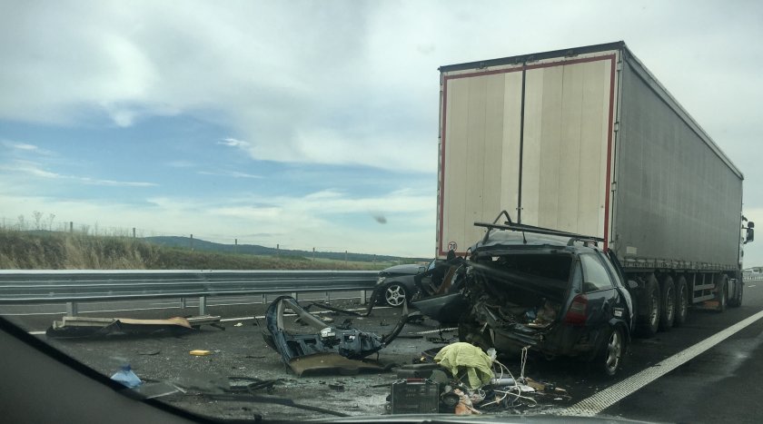 Внимание, шофьори: 3 катастрофи има на "Тракия" към Бургас