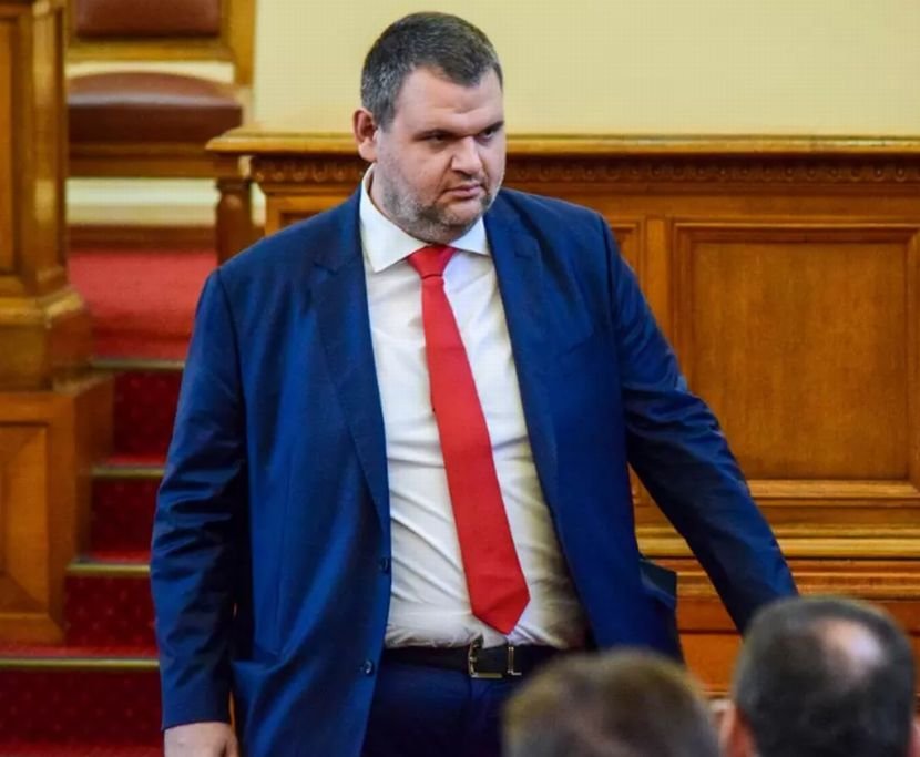 ДПС не приемат ограничаване на мандата на кметовете, съобщи Делян Пеевски