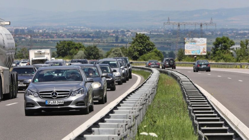 Движението на автомагистрала Тракия в посока Бургас, при 155-и км