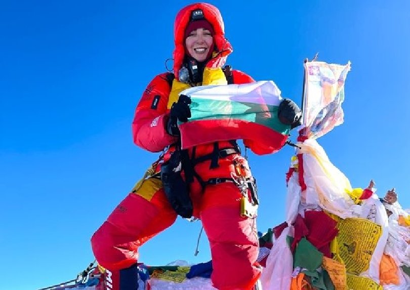 Силвия Аздреева изкачи втория най-висок връх на планетата К2 (8611