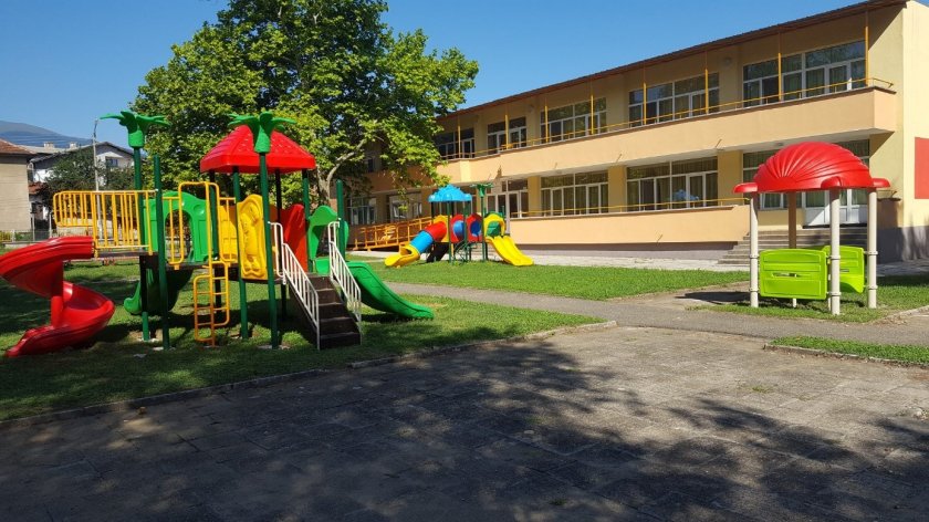 Две деца избягаха от градина, никой не забеляза липсата им