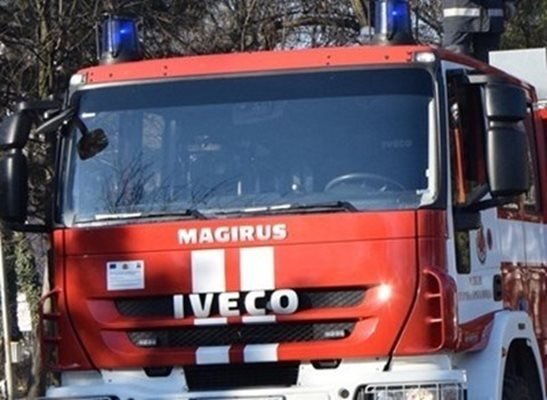 Пожар в центъра на Пловдив, двама са обгазени