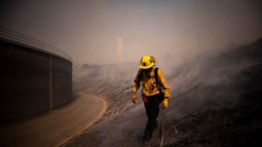 Пожар бушува в Калифорния и Невада