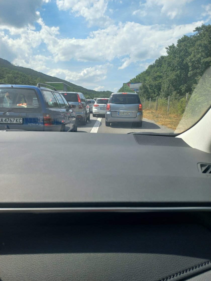 Ужасът с придвижването от София и Пловдив до и от