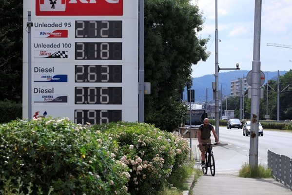 След като горивата поевтиняваха от началото на годината, сега идва