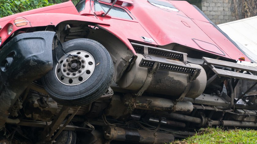 Катастрофа между микробус, камион и лек автомобил на АМ Тракия“ отново