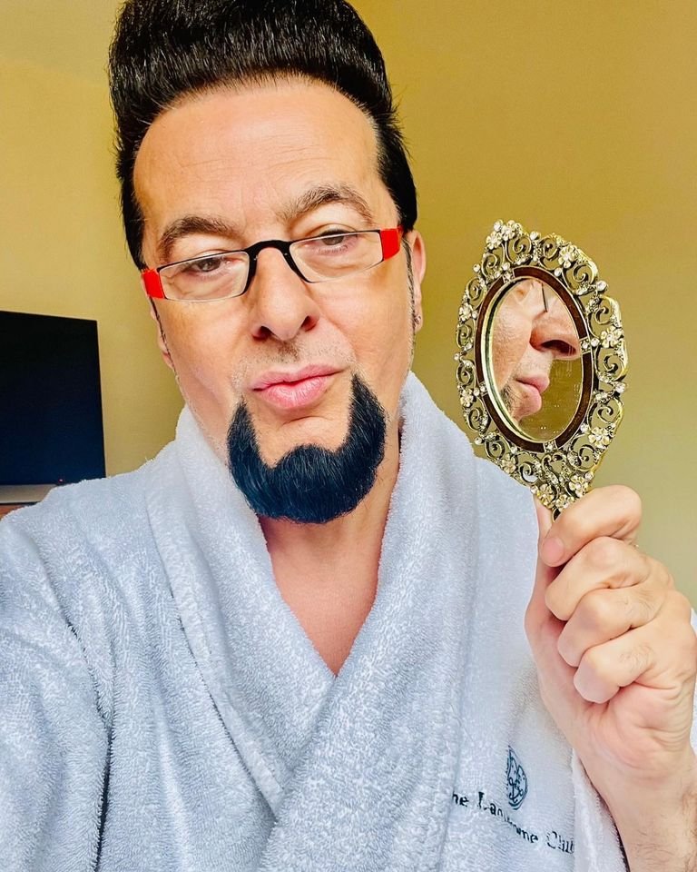 Евгени Минчев се похвали, че е успял да приспи ревящо