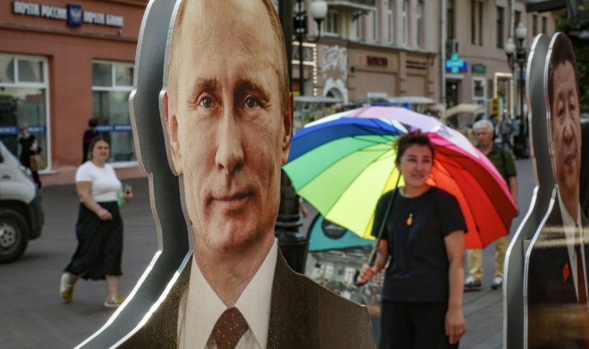 Италия преустанови издаването на „златни визи“ за руснаци