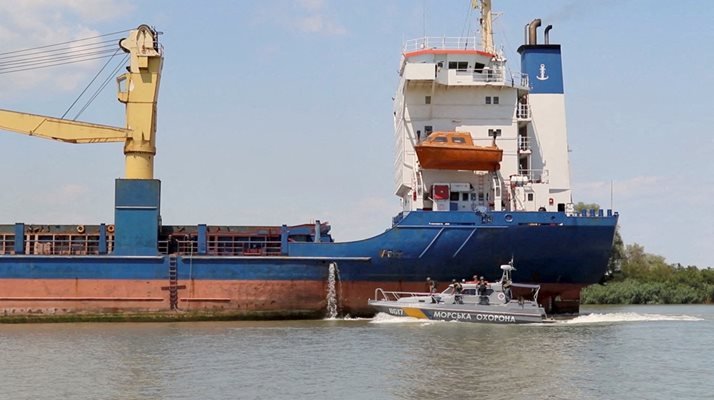 Десетки кораби са блокирани в Дунав край ключови украински пристанища,
