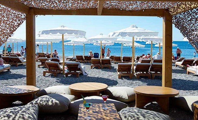 Гърците знаят как: Освободиха си плажовете от незаконни заведения