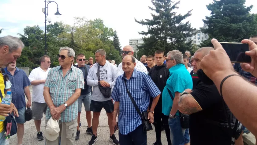 Варна се надигна - хората подкрепят големият боксьор Ивайло Маринов.