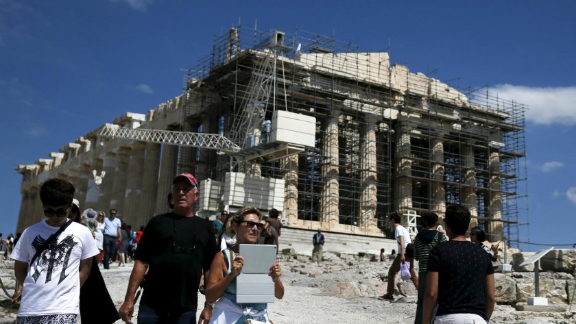 Гърция губи 2,5 млрд. евро от краха на "Томас Кук"