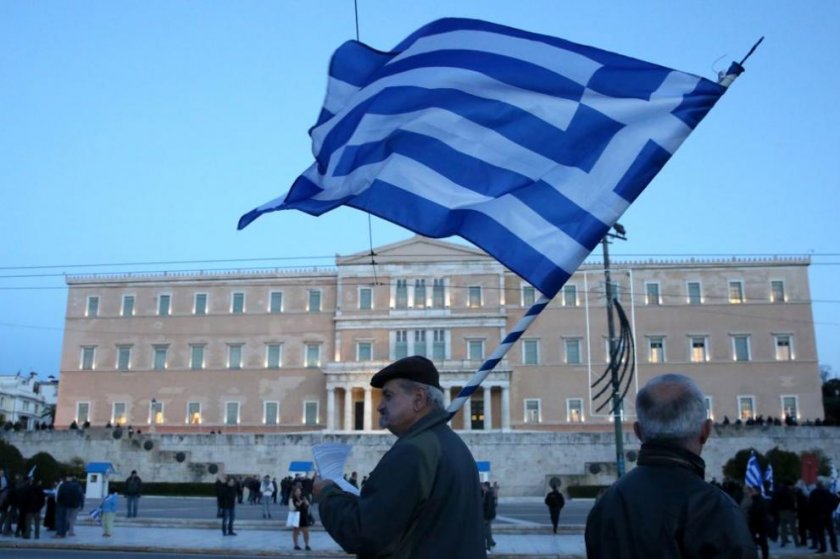 Гърция блокирана от стачка, и вестниците на бунт