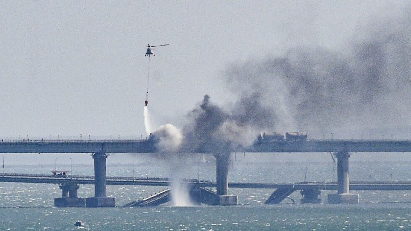 Нови взривове на Кримския мост. Руските власти съобщиха, че са