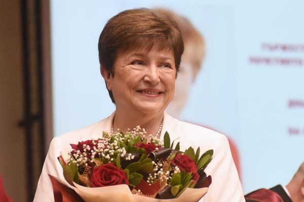 Кристалина Георгиева чукна 70