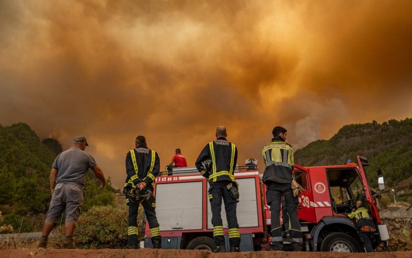 Горският пожар, който вчера избухна в планински национален парк на испанския