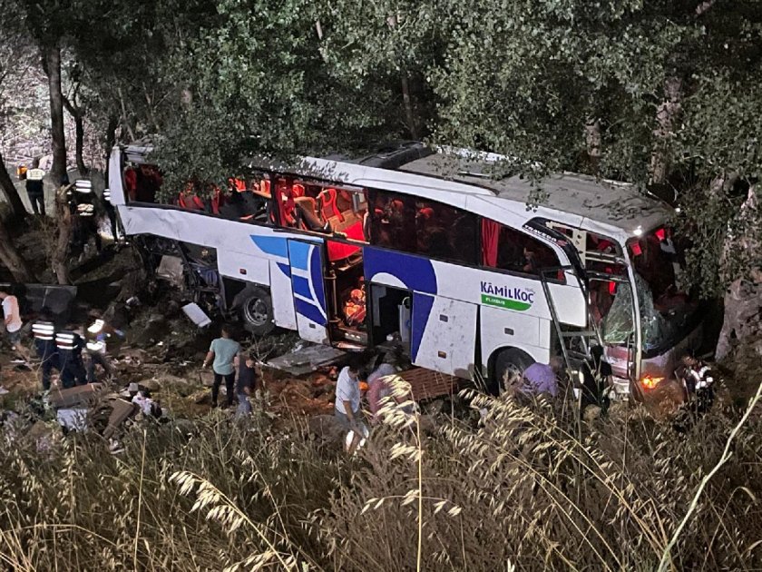 Автобус падна в пропаст в Турция