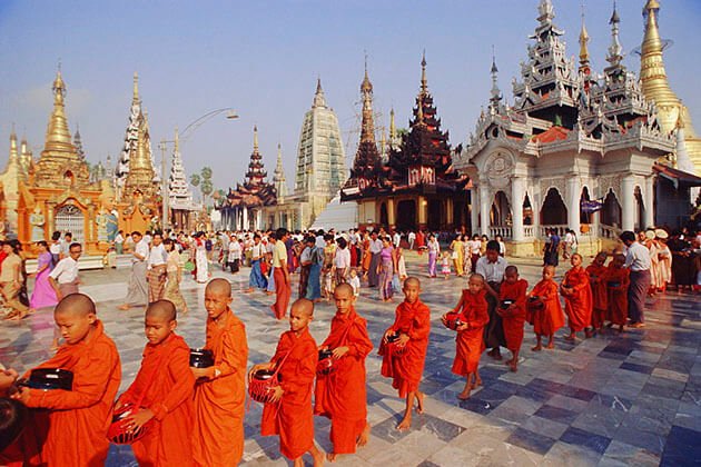 Арестуваха швейцарец в Мианма - осквернил будизма