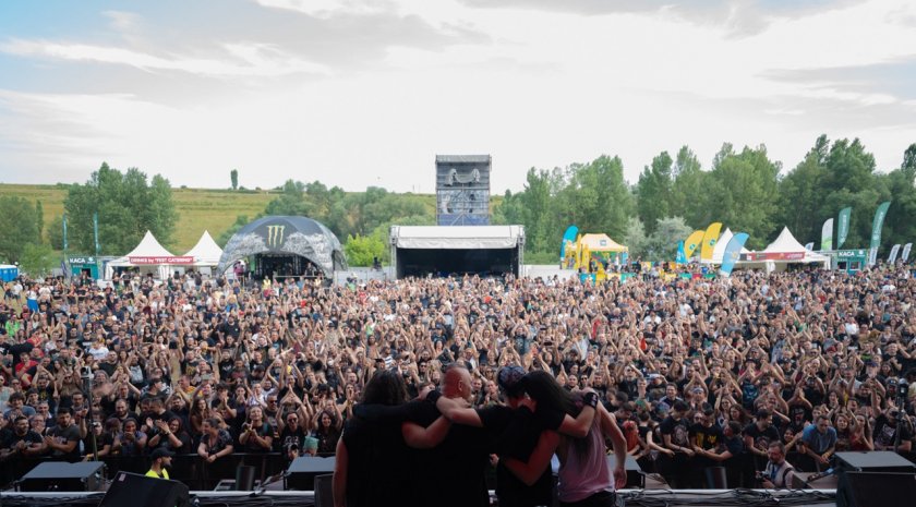 Обществото ни върви към упадък и това е видно с