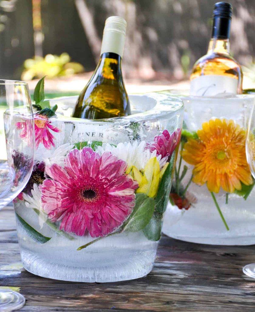Цветята на масата променят вкуса на виното