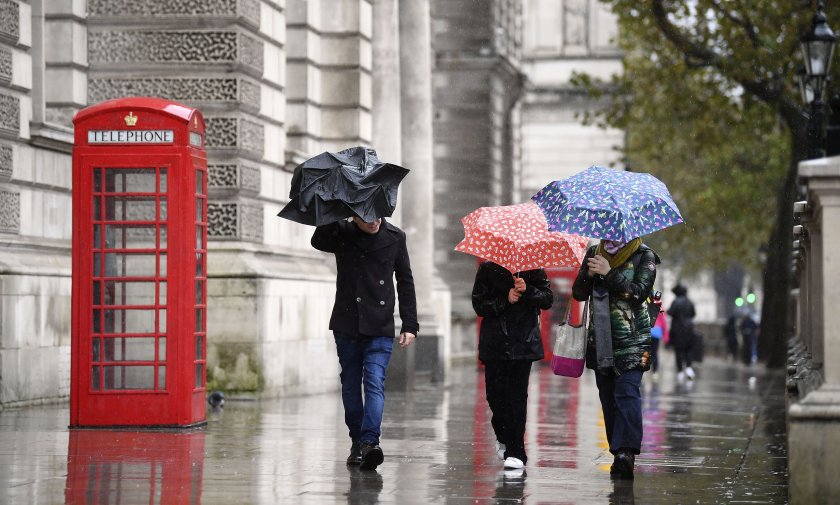 В Англия очакват сериозни наводнения заради проливни дъждове
