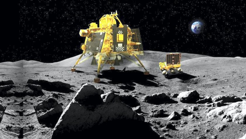 Индийският космически апарат Чандраян-3 е изпратил снимки на Луната, които е направил
