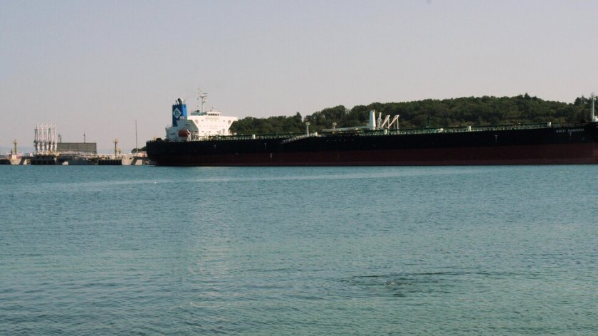Пристанище „Росенец”: „Лукойл” има 30 дни да освободи базата