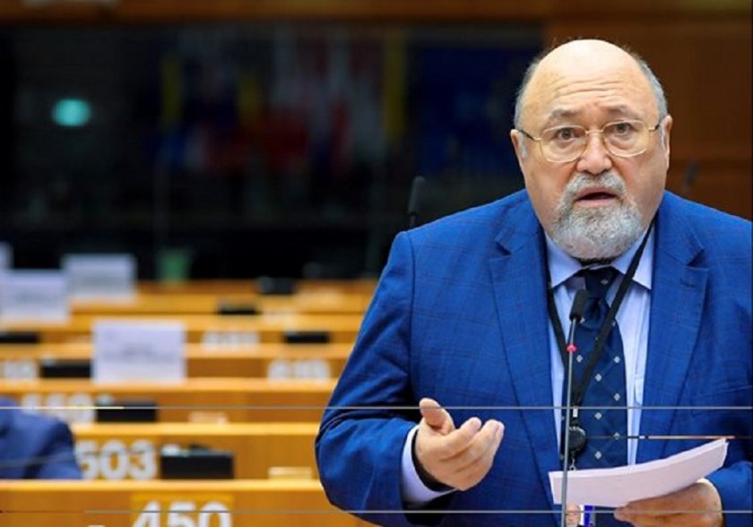 Четирима от 17-те български евродепутати притежават над 1 милион лева