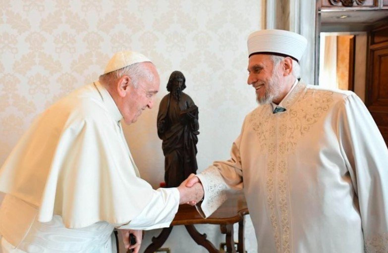 Главният мюфтия д-р Мустафа Хаджи и делегация, водена от него,