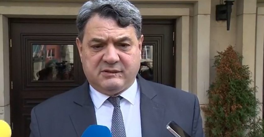 Кабинетът вдигна червения картон за главсека на МВР, чака се Радев