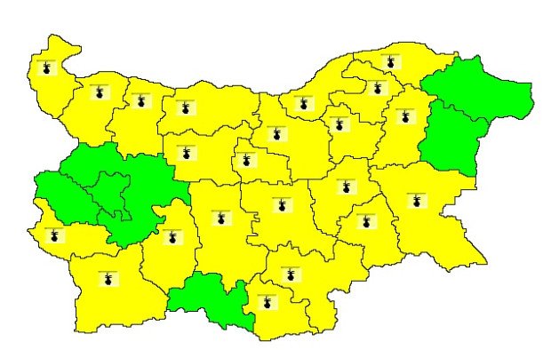 Обявен е жълт код за високи температури почти в цялата страна.
